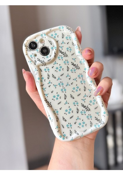 IPHONE 15 Plus Mavi Çiçekli Ekru Kılıf fiyatları