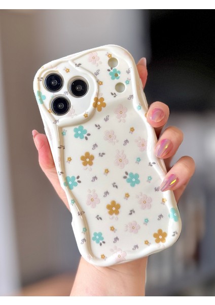 IPHONE 17 Pro Max Ekru Renk Üzeri Çiçek Desenli Kılıf modelleri