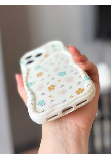 IPHONE 17 Pro Max Ekru Renk Üzeri Çiçek Desenli Kılıf fırsatları