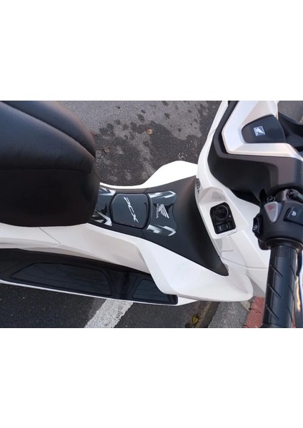 Honda PCX-125 ( 2025 ) ile Uyumlu Renkli Tank Pad GC40- S