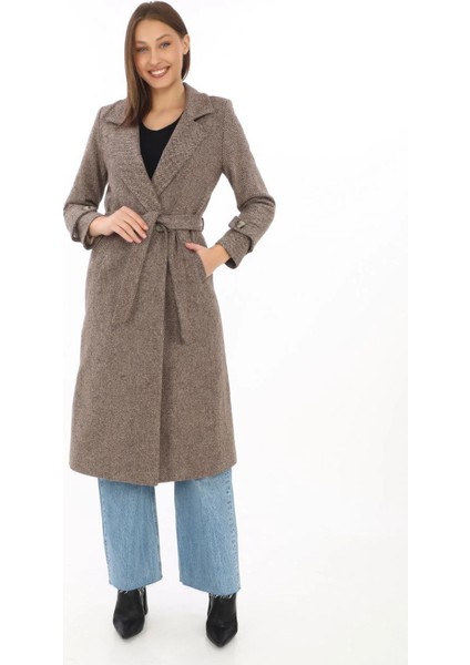 Balık Sırtı Kaşe Kaban - Uzun Boy Kruvaze Yaka Kuşaklı Astarlı Kışlık Tesettür Kaban, Yünlü Dokuma Kaşmir Kumaş, Cepli Rahat Oversize Kalıp Şık Modern Kaban Mont Modeli (Günlük ve Özel Gün Kombinlerine Uygun) - Vizon fırsatları