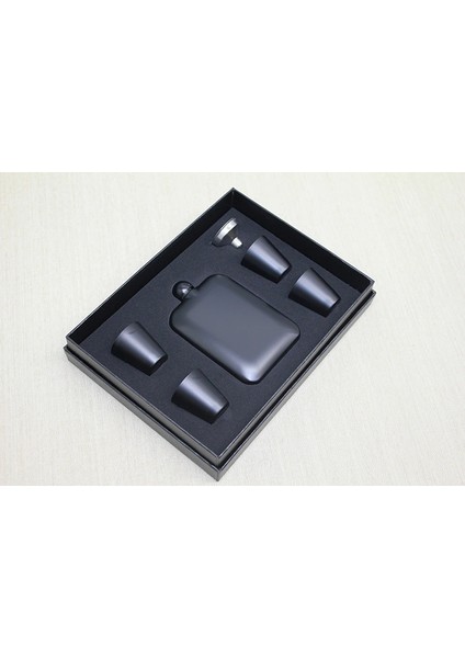 4 Shot Bardaklı Matara Seti Siyah