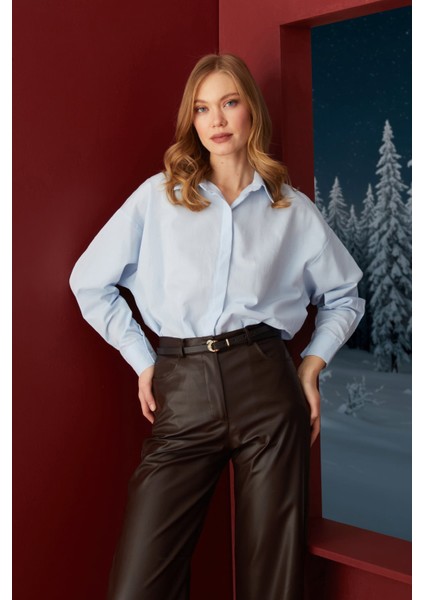 Basic Yırtmaçlı Oversize Gömlek