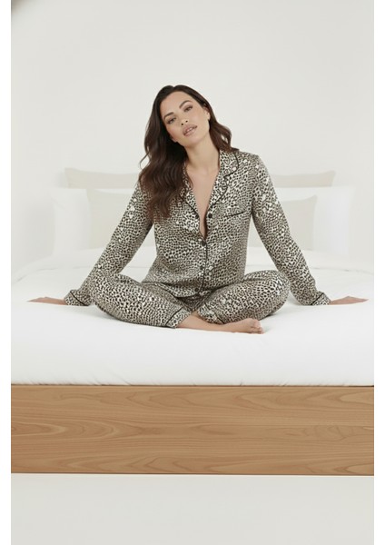 Luxury Viscose Siyah Beyaz Leopar Desenli Kadın Uzun Kollu Pijama Takımı – 42570