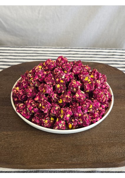 Çifte Kavrulmuş Antep Fıstıklı Gül Yapraklı Lokum 1 kg fiyatları