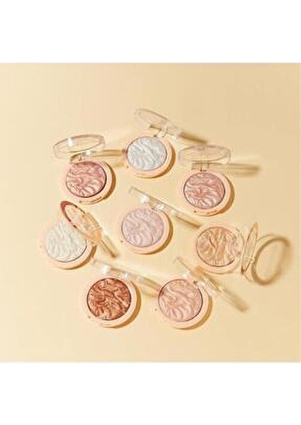 Just My Type Aydınlatıcı Pudra 10 g Altın Renk ile Parlaklık Sağlayan Ürün