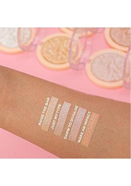 Just My Type Aydınlatıcı Pudra 10 g Altın Renk ile Parlaklık Sağlayan Ürün