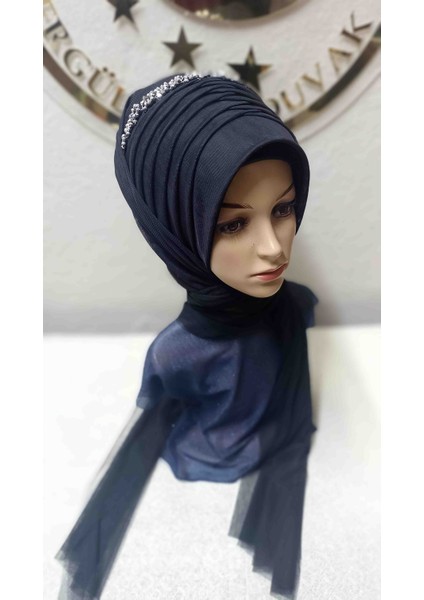Siyah Aksesuarlı Tekli Model modelleri