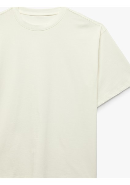 Pamuklu Kısa Kollu Bisiklet Yaka Basic Oversize Tişört