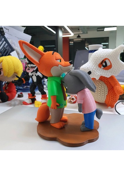Zootopia Judy ve Nick Sarılma Figürü – Sevimli Dekoratif Model fiyatları