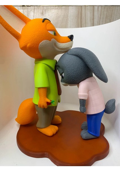 Zootopia Judy ve Nick Sarılma Figürü – Sevimli Dekoratif Model modelleri