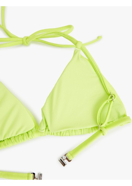 Koton Boyundan Bağlamalı Parlak Üçgen Bikini Üstü fırsatları