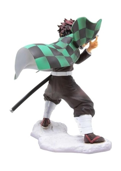 Demon Slayer Kimetsu No Yaiba Tanjiro Fighting Version Aksiyon Figür 16 cm fiyatları