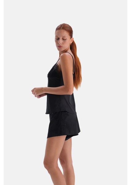 Siyah Dantel Detaylı Camisole ve Şort indirimleri