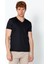 Erkek Fit Rahat Naylon V Yaka Seyahatlik T-Shirt 2