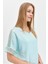 Kadın V Yaka Omzu Kol Ucu Dantelli T-Shirt Mint 2
