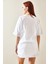 Beyaz Bisiklet Yaka Yazılı Oversize T-Shirt 5YXK1-48208-01 4