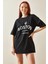 Siyah Bisiklet Yaka Yazılı Oversize T-Shirt 5YXK1-48209-02 2