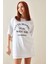 Beyaz Bisiklet Yaka Yazılı Midi Oversize T-Shirt 5YXK1-48207-01 2
