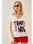 Beyaz V Yaka Baskılı T-Shirt 5YXK1-48230-01 1