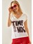 Beyaz V Yaka Baskılı T-Shirt 5YXK1-48230-01 3
