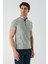 Koyu Haki Desenli Jakarlı Düğmeli Yaka Cepli Casual Slim Fit Dar Kesim Tişört 1011240176 1