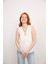Beyaz V Yaka Sıfır Kol Bluz 3