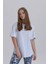 Beyaz Kadın Papatya Kol Detay Asimetrik Kesim Bisiklet Yaka Örme T-Shirt 4