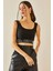 Siyah U Yaka Lastikli Crop Bluz 5YXK2-48381-02 1