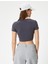 Soyut Desenli Crop Tişört Kısa Kollu Bisiklet Yaka Slim Fit 4