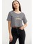 Parlak Baskılı Çizgili Crop T-Shirt - Siyah 2