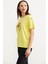 Omuz Düğme Detaylı Baskılı T-Shirt - Sarı 4