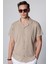Slim Fit Dar Kesim Kısa Kollu Nefes Alan Örme Doku Kare Desenli Apaj Yaka Yazlık Taş Renk Erkek Gömlek 1