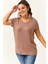 Kadın Büyük Beden V Yaka Basic Kısa Kollu Vizon T-Shirt 2