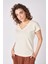 Kadın V Yaka Kısa Kollu Dokulu Regular Fit Basic Tişört Ekru 3