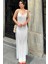 Kadın Beyaz Ince Askılı V Yaka Yırtmaç Detaylı Uzun Pliseli Elbise 1