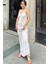 Kadın Beyaz Ince Askılı V Yaka Yırtmaç Detaylı Uzun Pliseli Elbise 5