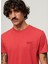 Bisiklet Yaka Düz Kırmızı Erkek T-Shirt M1011927A4FE_ESSENTIAL Logo Emb Tee 3