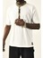 Beyaz Yaka Detaylı T-Shirt 1