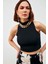 Zincir Aksesuarlı Crop Bluz - Siyah 5