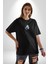 Robot Cyborg Köpek Doberman Siyah Oversize Kadın Erkek Ön Orta Minimal Baskılı T-Shirt 2