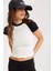 Siyah Raglan Kollu Beyaz Basic Kısa Kollu Crop T-Shirt 2