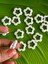 3x3 cm 15 Adet Beyaz Plastik Delikli Çiçek Boncuk 3