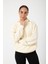 Bej Baskısız Kanguru Cepli Kapüşonlu 3 Iplikli Şardonlu Oversize Kadın Sweatshirt 5