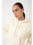 Bej Baskısız Kanguru Cepli Kapüşonlu 3 Iplikli Şardonlu Oversize Kadın Sweatshirt 2