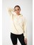 Bej Baskısız Kanguru Cepli Kapüşonlu 3 Iplikli Şardonlu Oversize Kadın Sweatshirt 3
