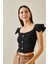 Siyah Kolları Fırfırlı Düğmeli Bluz 5YXK2-48736-02 3