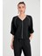 V Yaka Şerit Detaylı Bluz 2