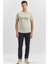 Taş Rengi Baskılı Bez Ayağı Bisiklet Yaka Cepli %100 Pamuk Slim Fit Dar Kesim Tişört 1011240182 4