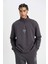Fit ErkekKoyu Gri Lisanslı NBA Chicago Bulls Oversize Fit Dik Yaka Fermuarlı Kalın Sweatshirt C9261AX24AU 1